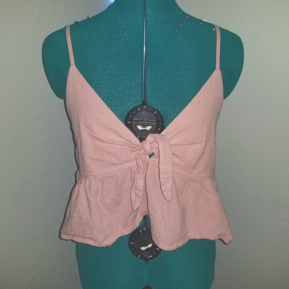 Romwe pink front tie top / Large womens